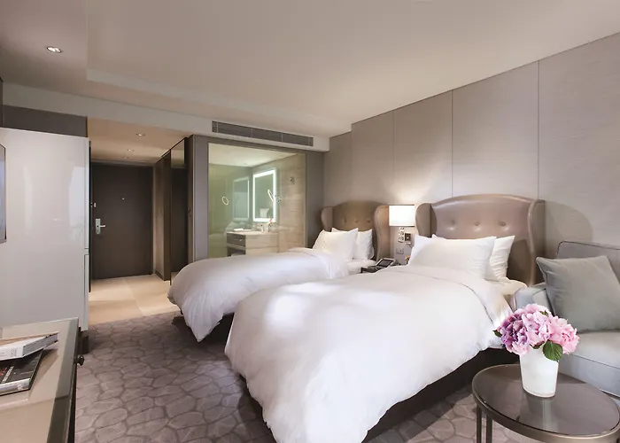Paradise Hotel 5*