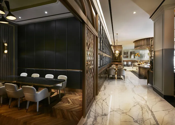 Paradise Hotel 5*