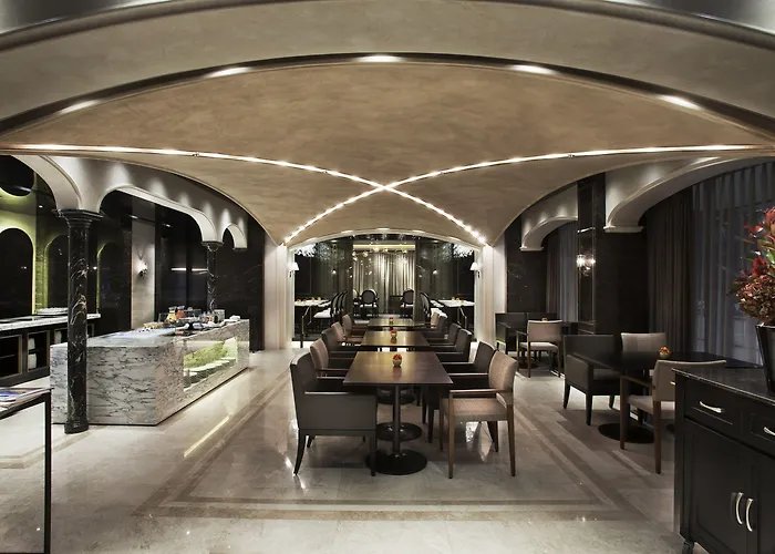 Paradise Hotel 5*